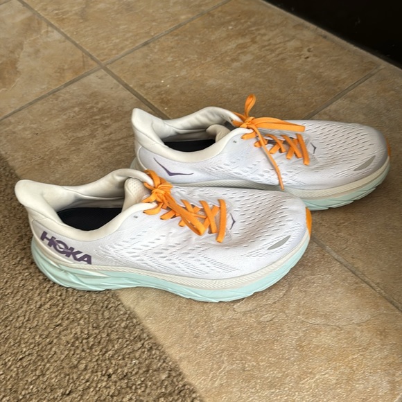 HOKA - Picture 4 of 11